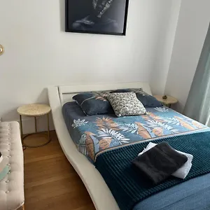 Guest Nearby Champs Elysees Apartamento